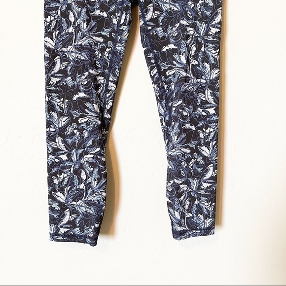Lululemon Women's Wunder Under Crop Leggings 21" Embellished Multi Navy Print 6 - Picture 4 of 7